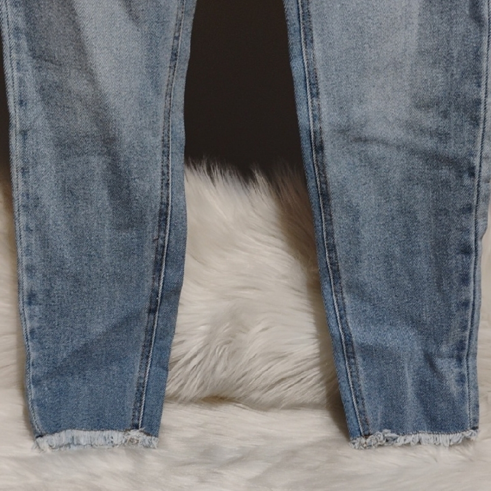 (X-52) SALE! NWT Tinseltown High Rise The Mom Jean Light Blue Jeans 3/26 - Picture 3 of 9